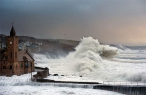 britain-storm-wave-home-emergency